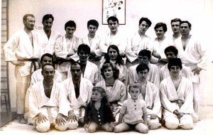 Les tous premiers élèves du JCMM dans le dojo situé salle Marcel Coëne en fevrier 1968.... (cours des adultes)